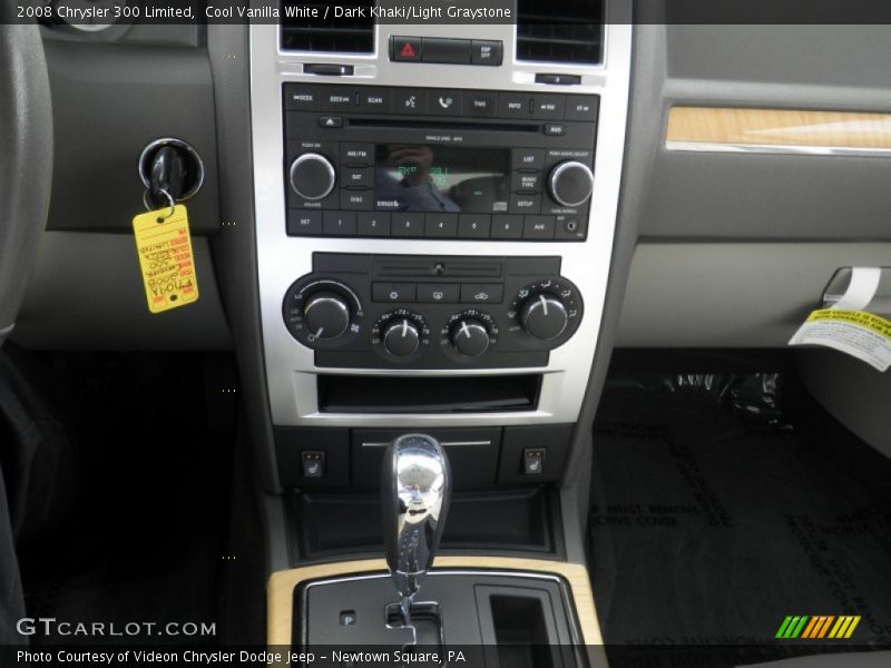 Cool Vanilla White / Dark Khaki/Light Graystone 2008 Chrysler 300 Limited