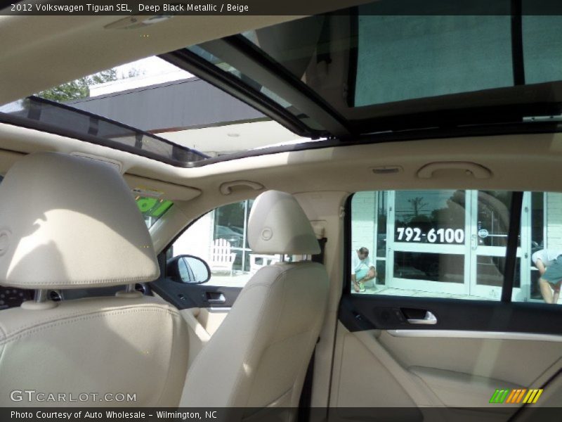 Deep Black Metallic / Beige 2012 Volkswagen Tiguan SEL