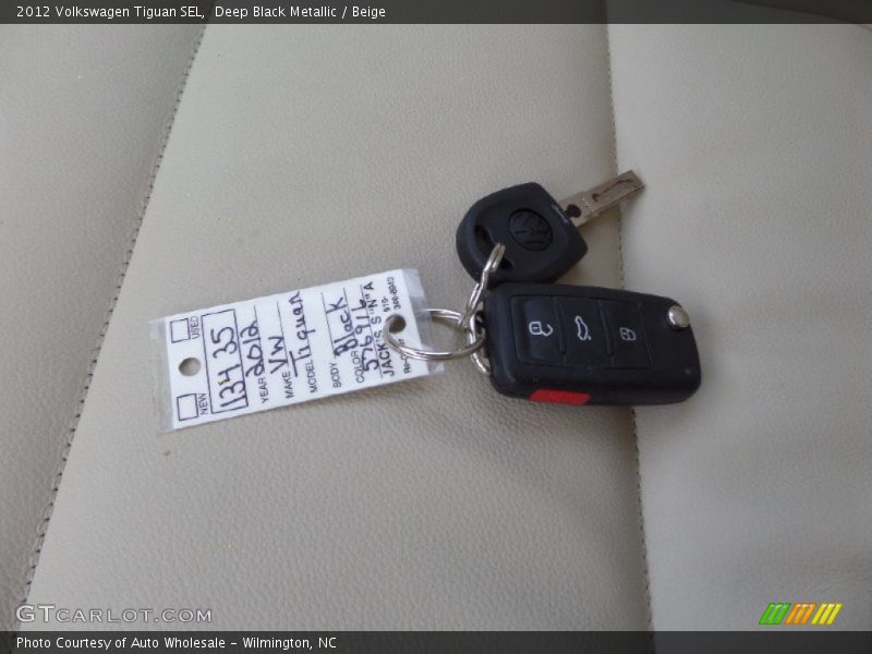 Deep Black Metallic / Beige 2012 Volkswagen Tiguan SEL
