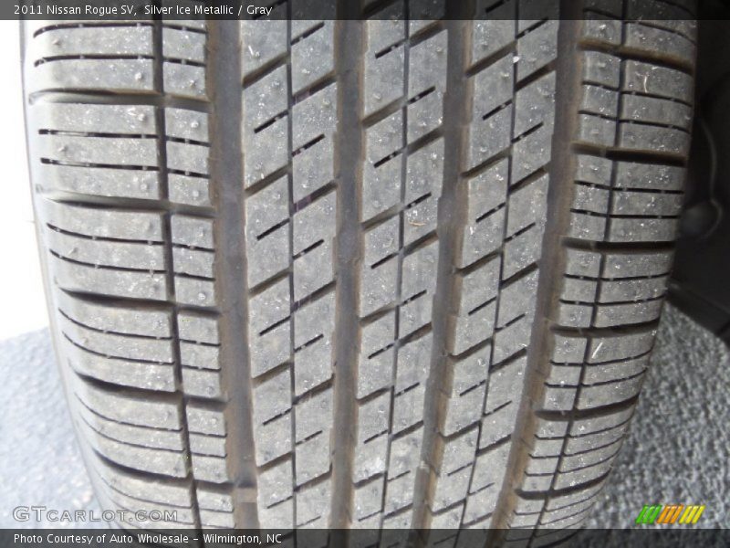 Silver Ice Metallic / Gray 2011 Nissan Rogue SV
