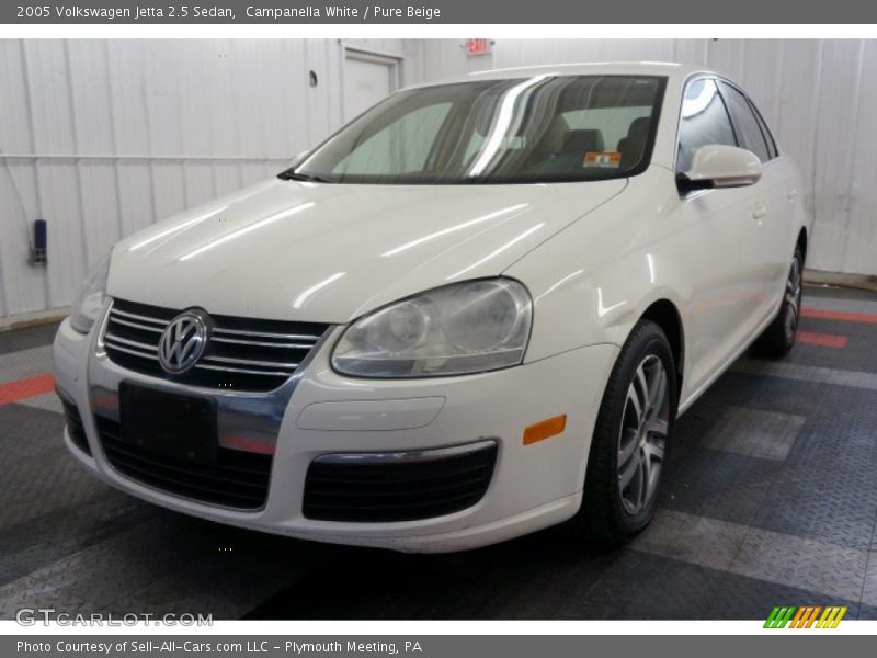 Campanella White / Pure Beige 2005 Volkswagen Jetta 2.5 Sedan