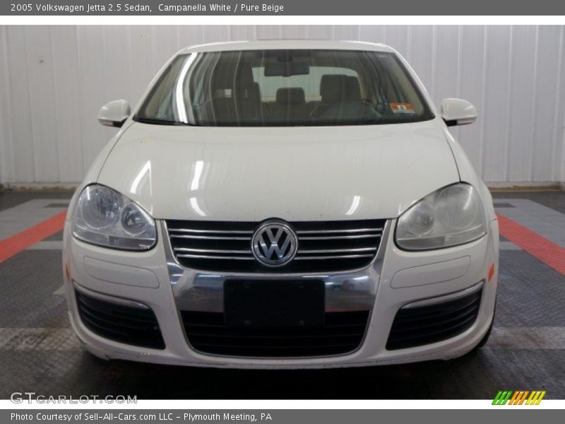 Campanella White / Pure Beige 2005 Volkswagen Jetta 2.5 Sedan