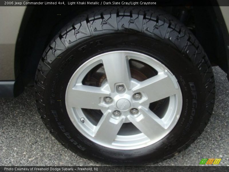 Light Khaki Metallic / Dark Slate Gray/Light Graystone 2006 Jeep Commander Limited 4x4