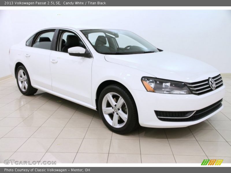Candy White / Titan Black 2013 Volkswagen Passat 2.5L SE