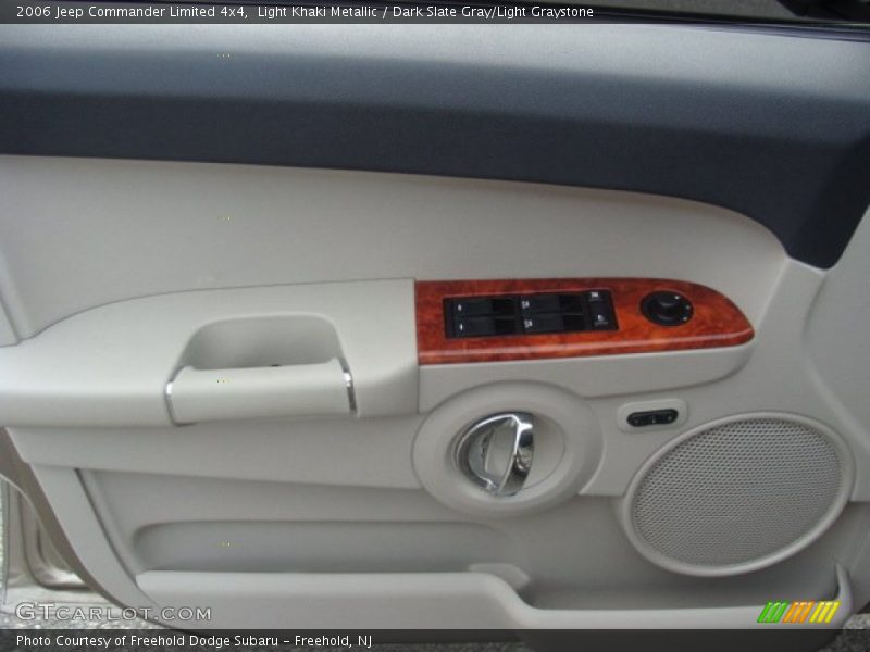 Light Khaki Metallic / Dark Slate Gray/Light Graystone 2006 Jeep Commander Limited 4x4