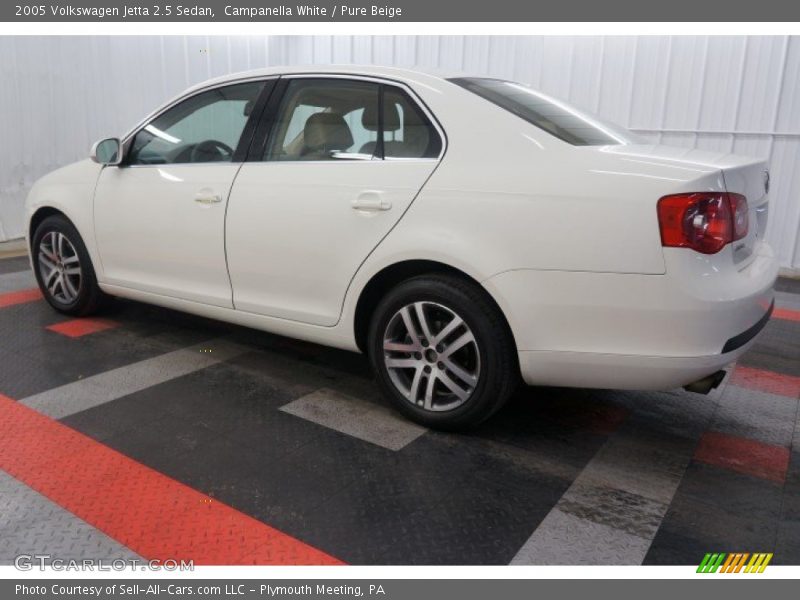 Campanella White / Pure Beige 2005 Volkswagen Jetta 2.5 Sedan