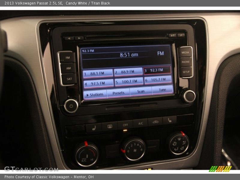 Candy White / Titan Black 2013 Volkswagen Passat 2.5L SE