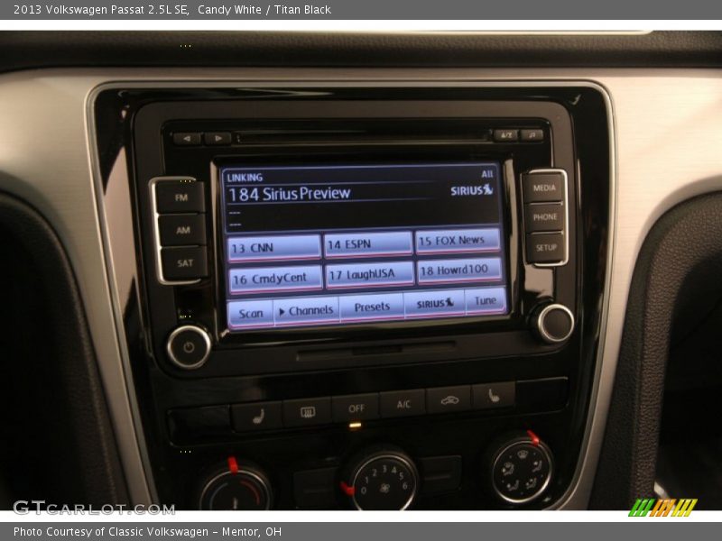 Candy White / Titan Black 2013 Volkswagen Passat 2.5L SE