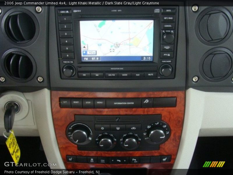 Light Khaki Metallic / Dark Slate Gray/Light Graystone 2006 Jeep Commander Limited 4x4