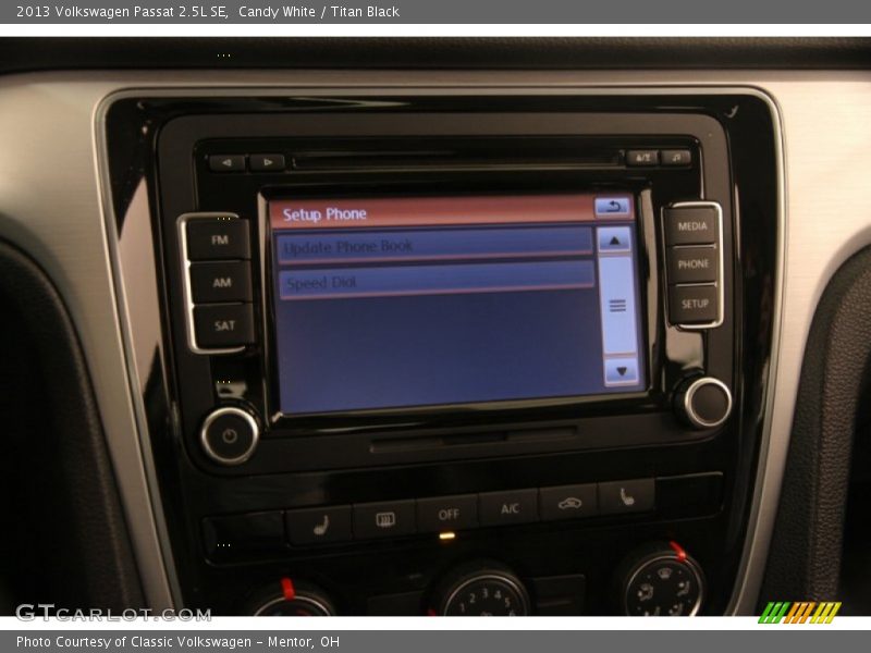 Candy White / Titan Black 2013 Volkswagen Passat 2.5L SE