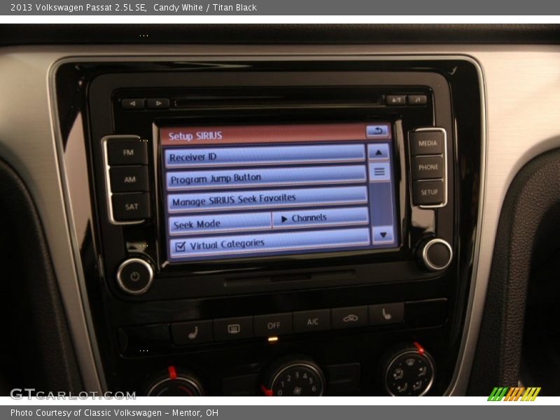 Candy White / Titan Black 2013 Volkswagen Passat 2.5L SE