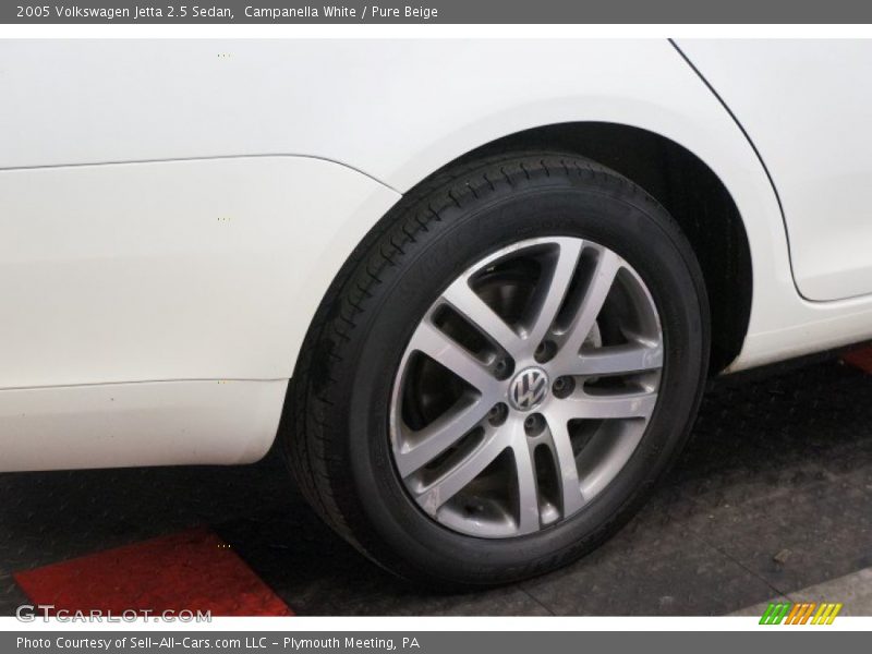 Campanella White / Pure Beige 2005 Volkswagen Jetta 2.5 Sedan