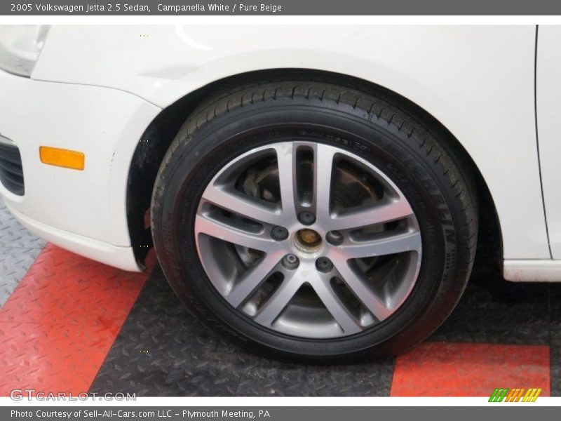 Campanella White / Pure Beige 2005 Volkswagen Jetta 2.5 Sedan