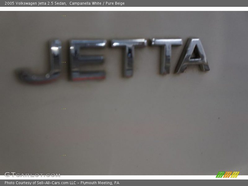 Campanella White / Pure Beige 2005 Volkswagen Jetta 2.5 Sedan