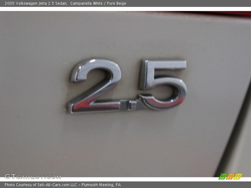 Campanella White / Pure Beige 2005 Volkswagen Jetta 2.5 Sedan