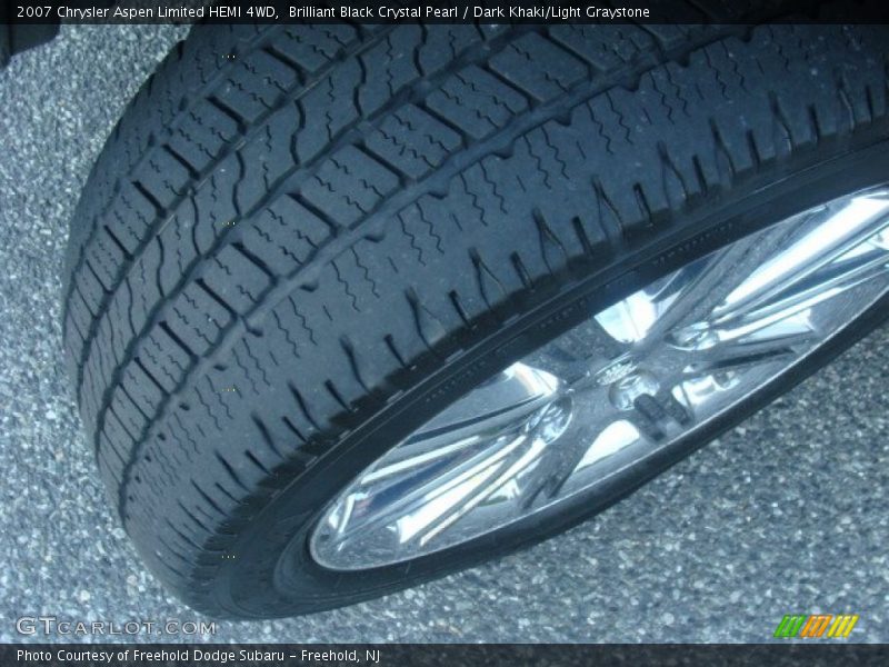 Brilliant Black Crystal Pearl / Dark Khaki/Light Graystone 2007 Chrysler Aspen Limited HEMI 4WD
