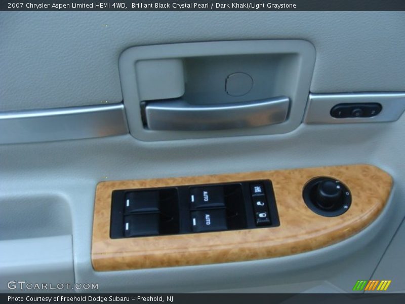 Brilliant Black Crystal Pearl / Dark Khaki/Light Graystone 2007 Chrysler Aspen Limited HEMI 4WD