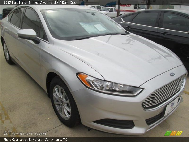 Ingot Silver Metallic / Earth Gray 2015 Ford Fusion S
