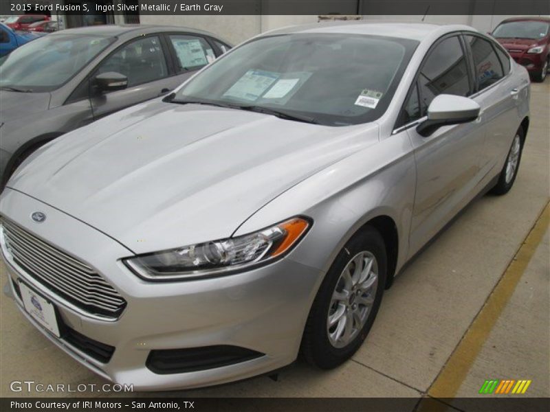 Ingot Silver Metallic / Earth Gray 2015 Ford Fusion S