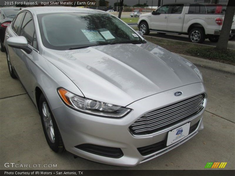 Ingot Silver Metallic / Earth Gray 2015 Ford Fusion S