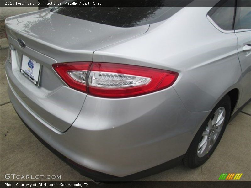 Ingot Silver Metallic / Earth Gray 2015 Ford Fusion S