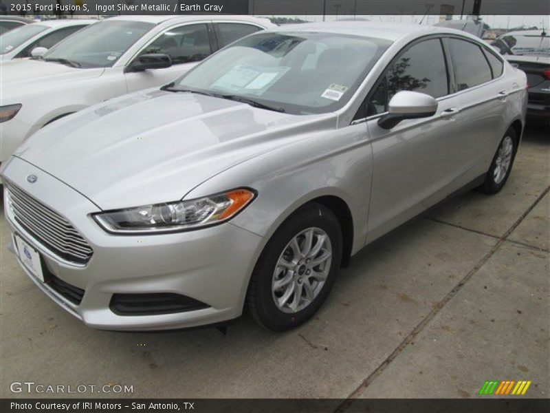 Ingot Silver Metallic / Earth Gray 2015 Ford Fusion S