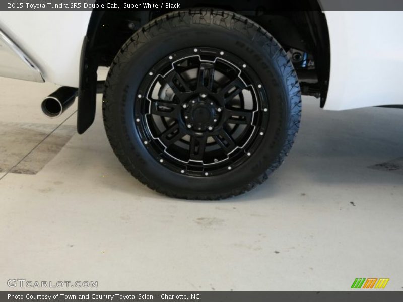 Super White / Black 2015 Toyota Tundra SR5 Double Cab