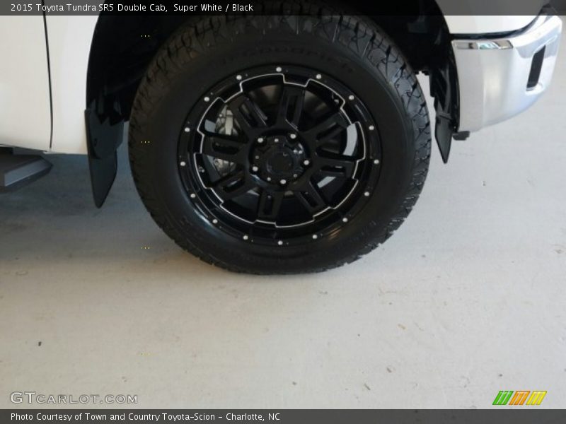 Super White / Black 2015 Toyota Tundra SR5 Double Cab