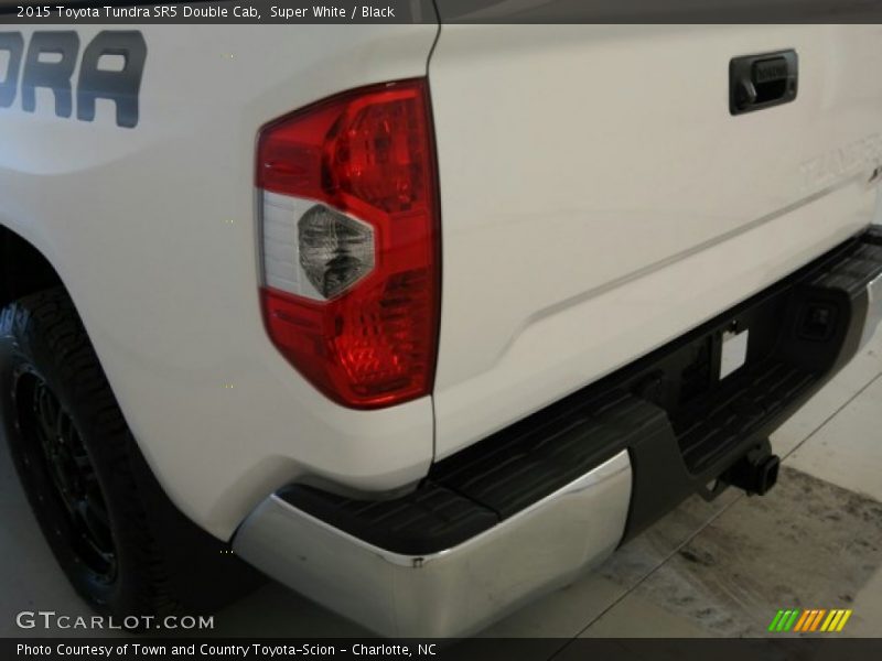 Super White / Black 2015 Toyota Tundra SR5 Double Cab