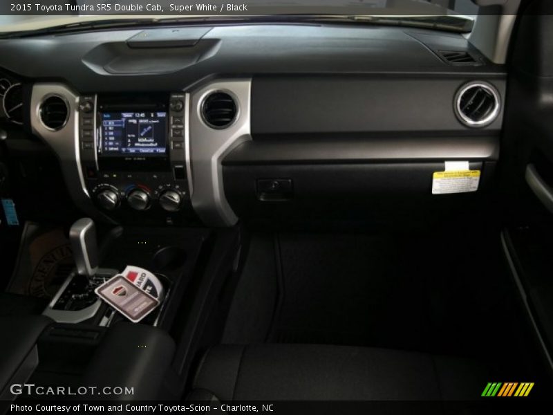Super White / Black 2015 Toyota Tundra SR5 Double Cab