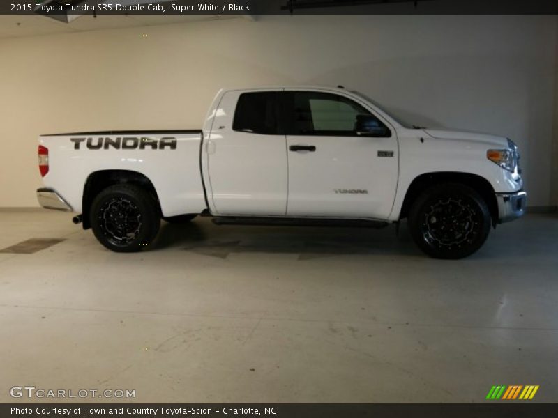 Super White / Black 2015 Toyota Tundra SR5 Double Cab