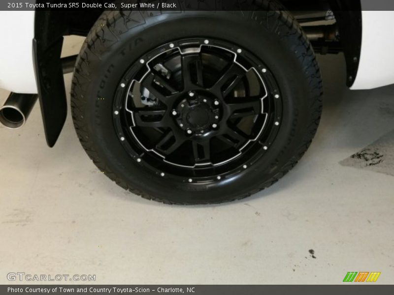 Super White / Black 2015 Toyota Tundra SR5 Double Cab