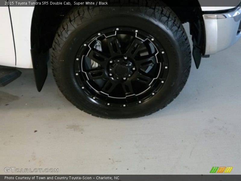 Super White / Black 2015 Toyota Tundra SR5 Double Cab