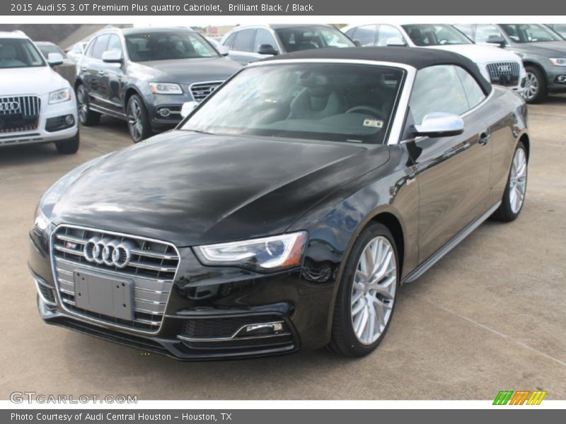 Front 3/4 View of 2015 S5 3.0T Premium Plus quattro Cabriolet