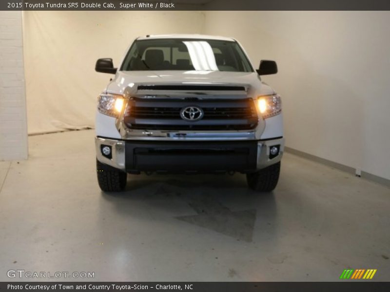 Super White / Black 2015 Toyota Tundra SR5 Double Cab