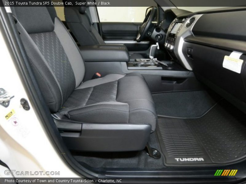 Super White / Black 2015 Toyota Tundra SR5 Double Cab