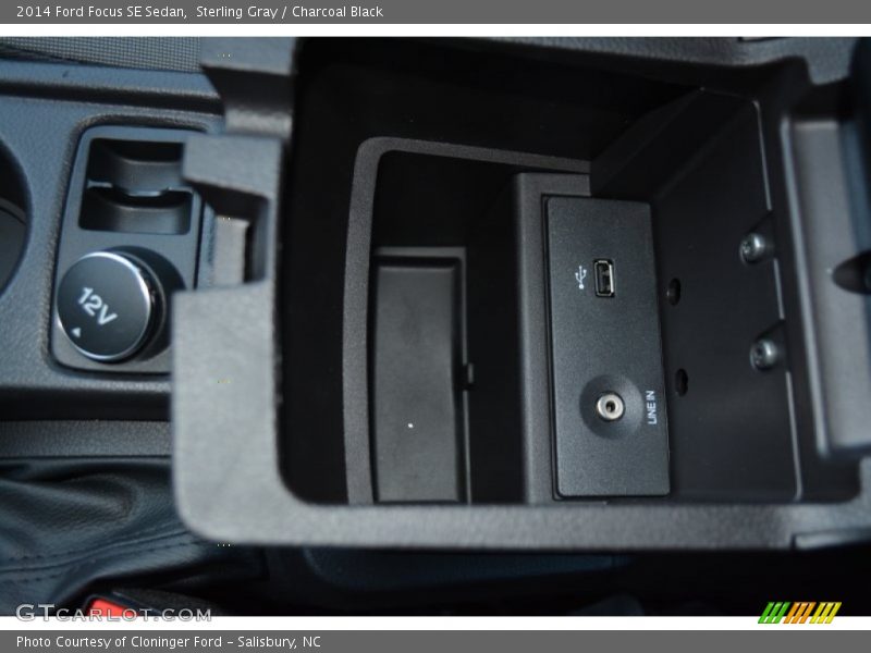 Sterling Gray / Charcoal Black 2014 Ford Focus SE Sedan