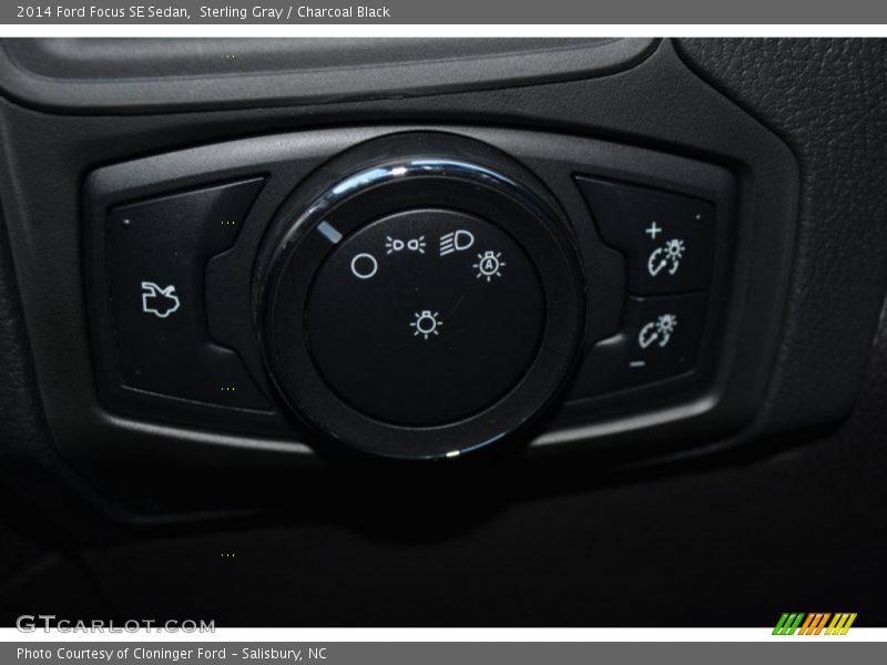 Sterling Gray / Charcoal Black 2014 Ford Focus SE Sedan