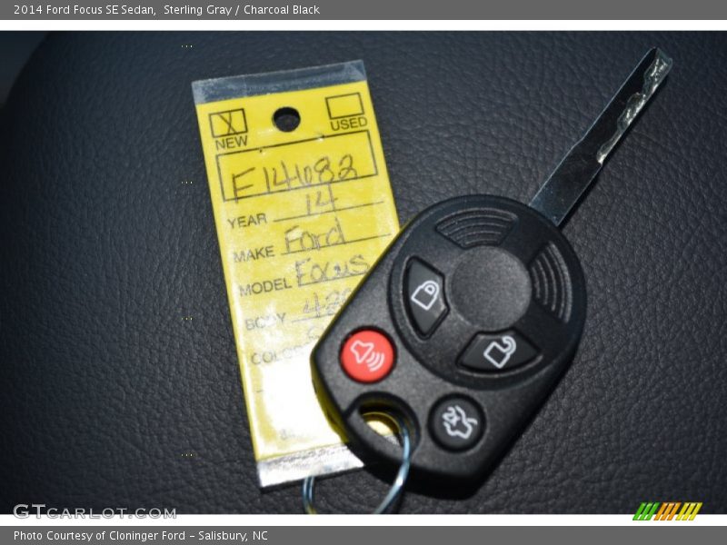 Sterling Gray / Charcoal Black 2014 Ford Focus SE Sedan