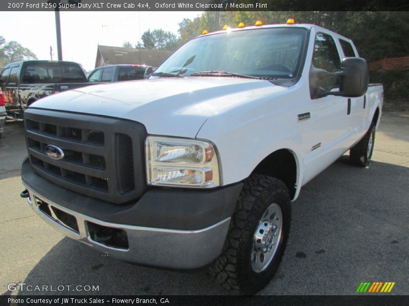 Oxford White Clearcoat / Medium Flint 2007 Ford F250 Super Duty XLT Crew Cab 4x4