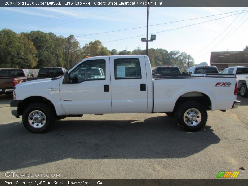 Oxford White Clearcoat / Medium Flint 2007 Ford F250 Super Duty XLT Crew Cab 4x4