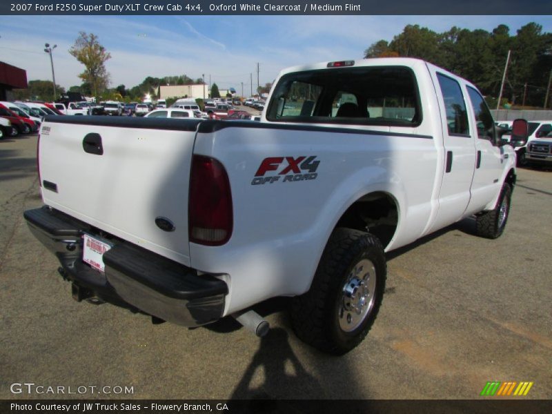 Oxford White Clearcoat / Medium Flint 2007 Ford F250 Super Duty XLT Crew Cab 4x4