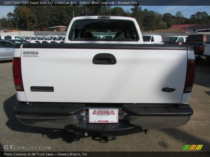 Oxford White Clearcoat / Medium Flint 2007 Ford F250 Super Duty XLT Crew Cab 4x4
