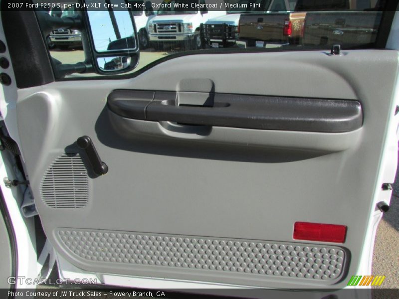 Oxford White Clearcoat / Medium Flint 2007 Ford F250 Super Duty XLT Crew Cab 4x4