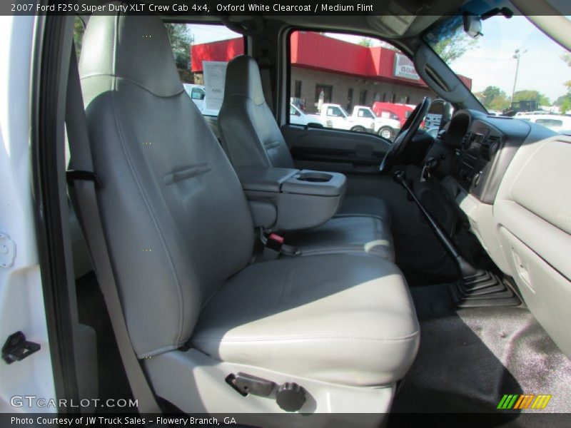 Oxford White Clearcoat / Medium Flint 2007 Ford F250 Super Duty XLT Crew Cab 4x4