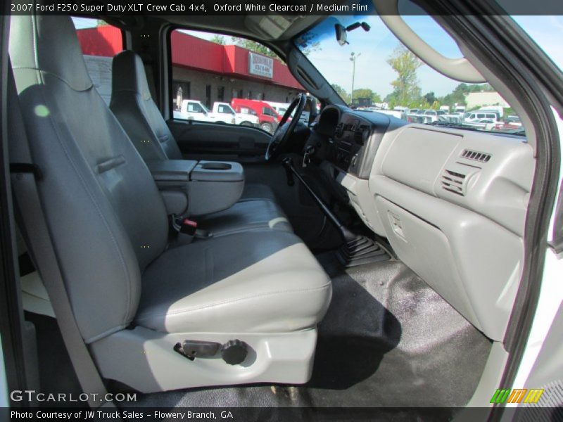 Oxford White Clearcoat / Medium Flint 2007 Ford F250 Super Duty XLT Crew Cab 4x4