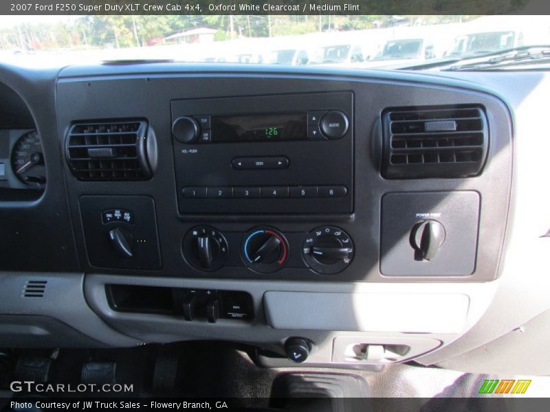 Oxford White Clearcoat / Medium Flint 2007 Ford F250 Super Duty XLT Crew Cab 4x4