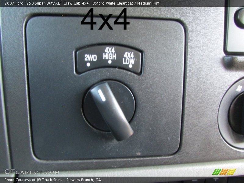 Oxford White Clearcoat / Medium Flint 2007 Ford F250 Super Duty XLT Crew Cab 4x4