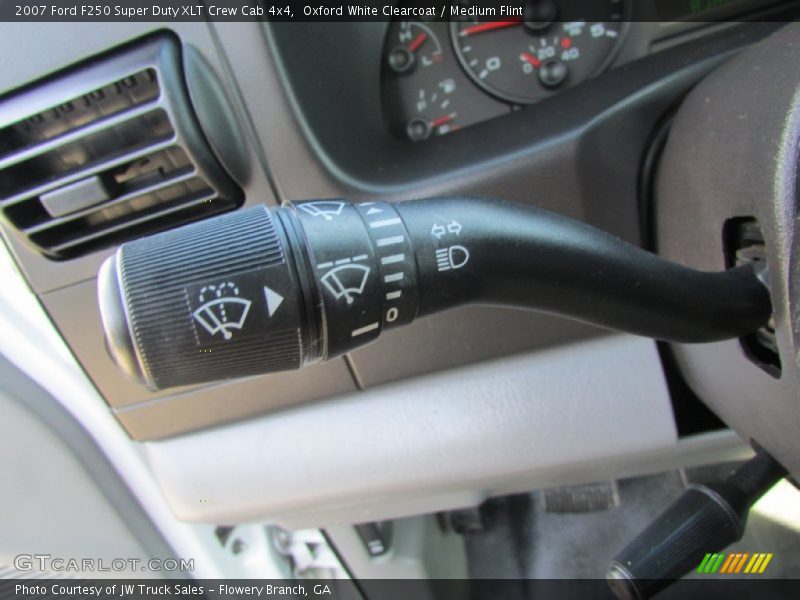Oxford White Clearcoat / Medium Flint 2007 Ford F250 Super Duty XLT Crew Cab 4x4