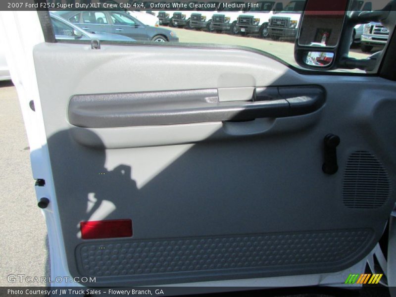 Oxford White Clearcoat / Medium Flint 2007 Ford F250 Super Duty XLT Crew Cab 4x4